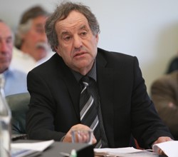 Basil Walker plans to save Tiwai Aluminium smelter