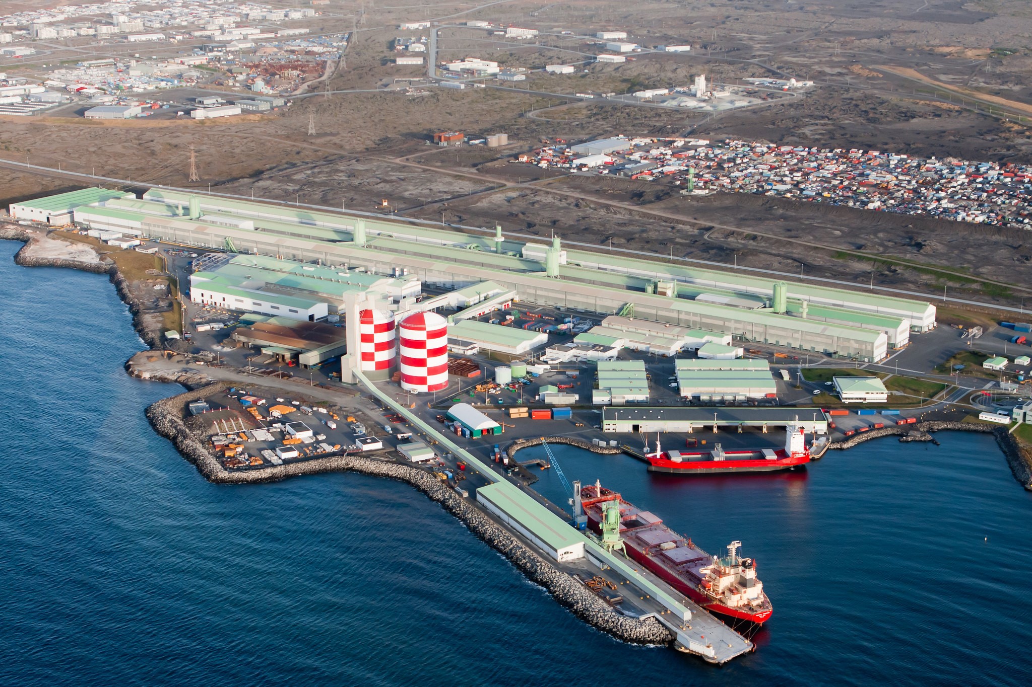 Iceland Aluminium smelter staffs voted to strike