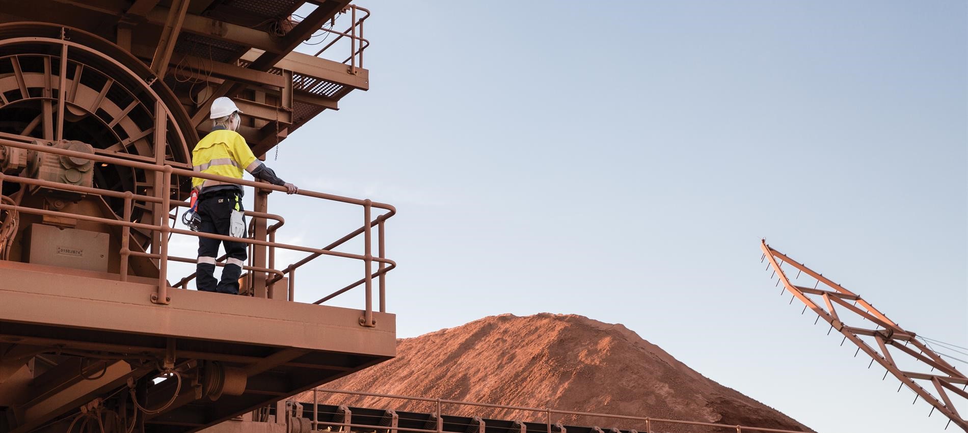 South32 signs $1.4 billion credit facility with environmental intent