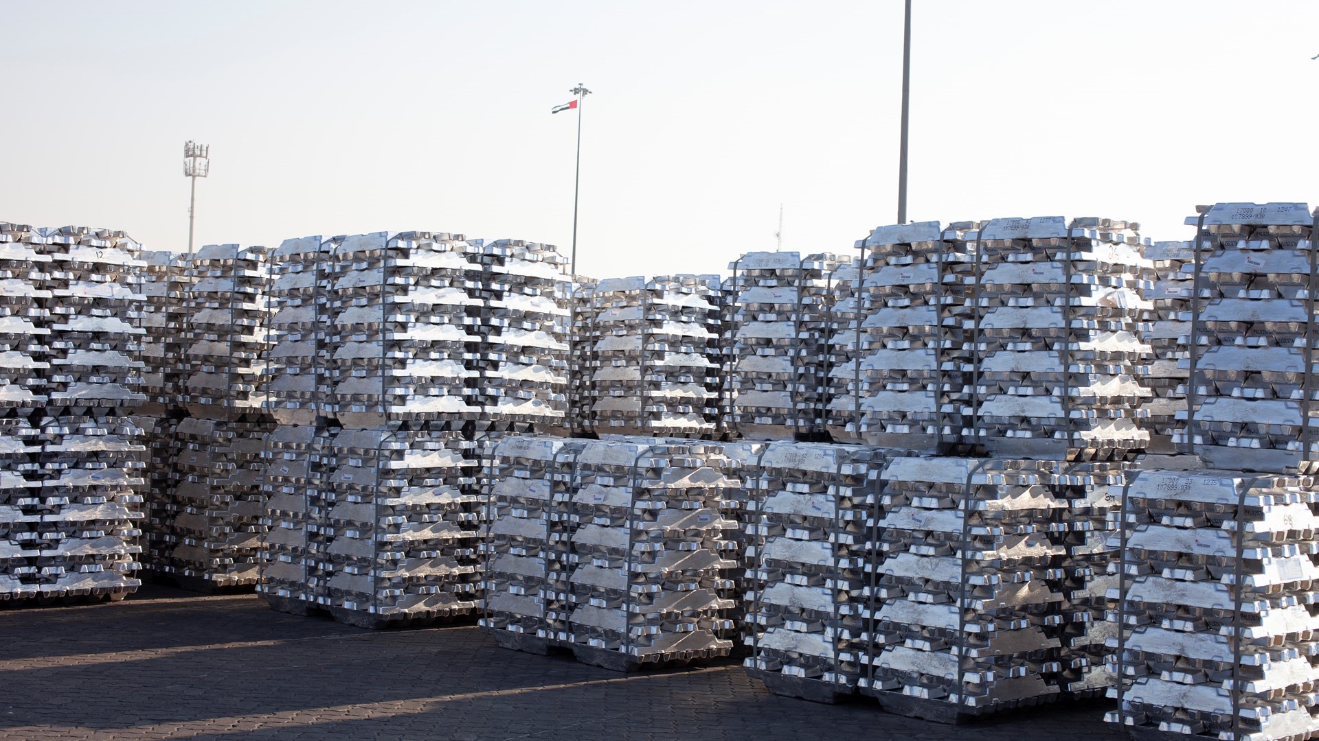 Alumina spot price in China grows by RMB10/t to RMB2,816/t; A00 aluminium ingot price mounts to RMB 19,290/t