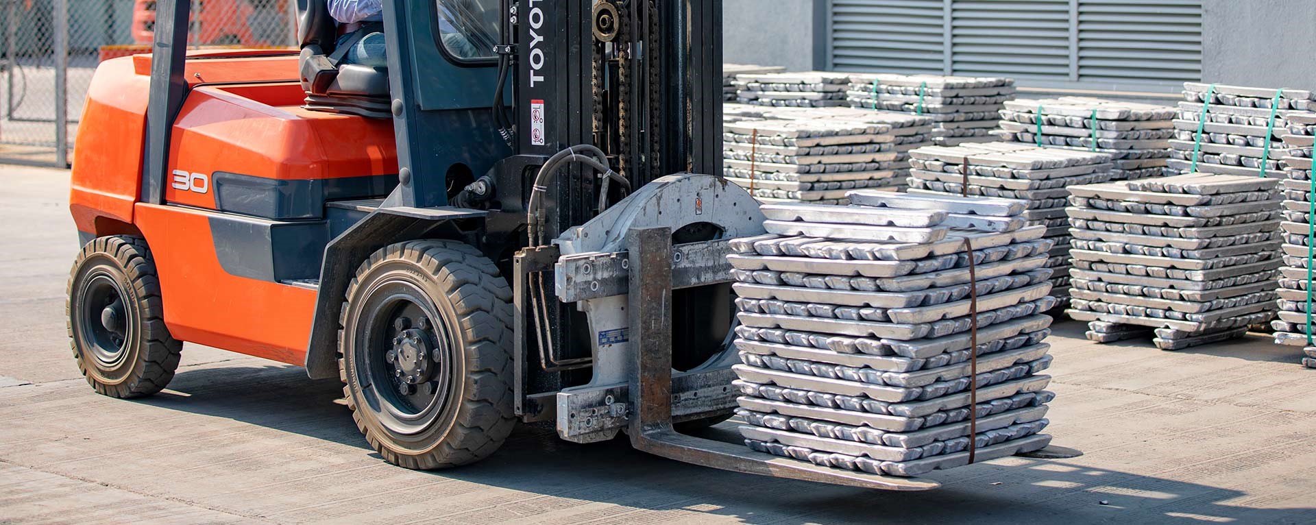 A00 aluminium ingot price in China falls by RMB110/t W-o-W on Feb 17; Low carbon aluminium price moves up to RMB 19,046/t