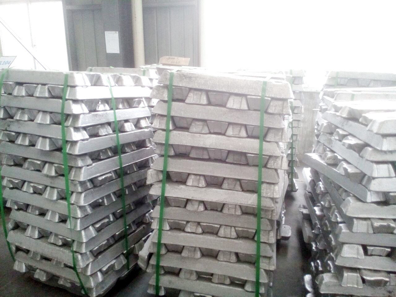 China’s A00 aluminium ingot price moves up by RMB20/t to RMB18,550/t; Low carbon aluminium price grows to RMB19,152/t