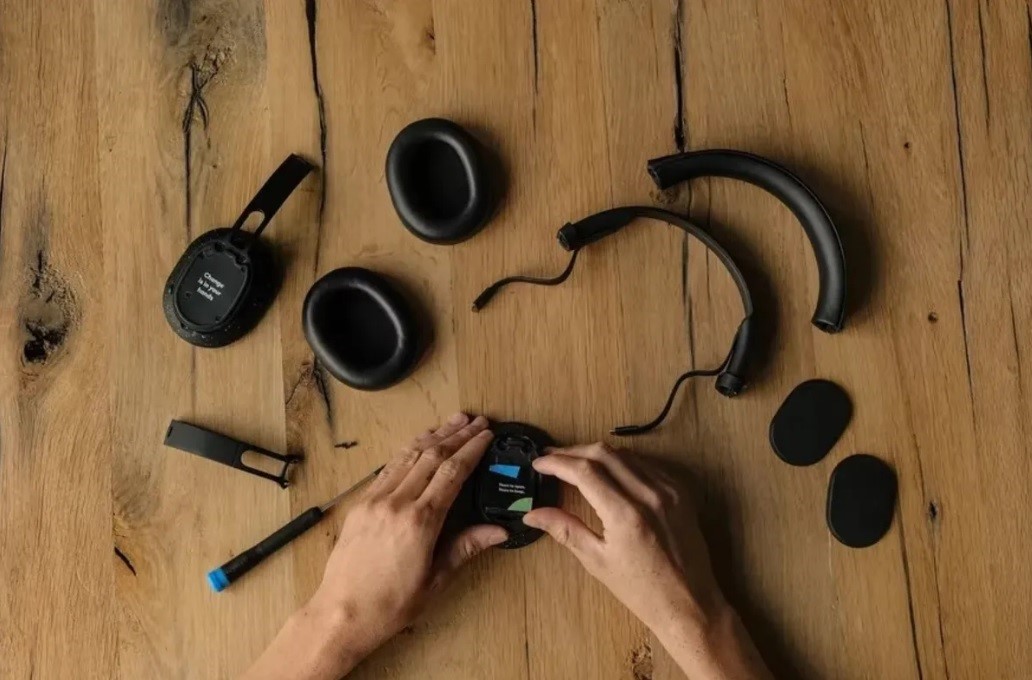 Fairbuds XL, the self-repaired headphone features recycled aluminium and tin