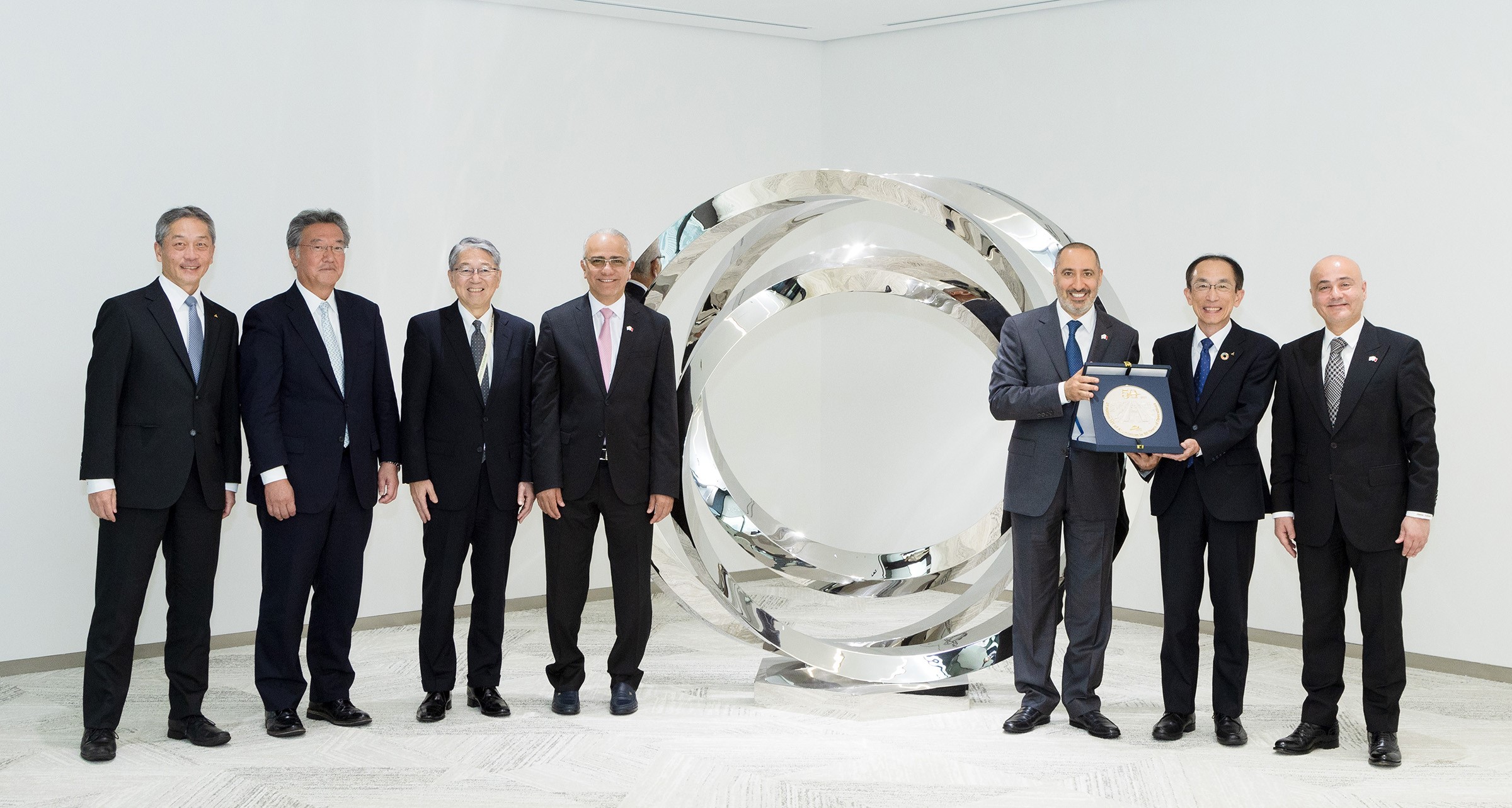Chairman of Alba pays a visit to the facilities of Mitsubishi Heavy Industries in Japan
