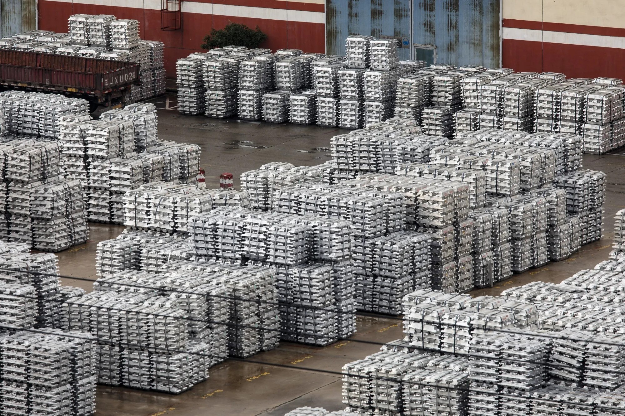 Overview of China's aluminium production in April 2025 and May forecast