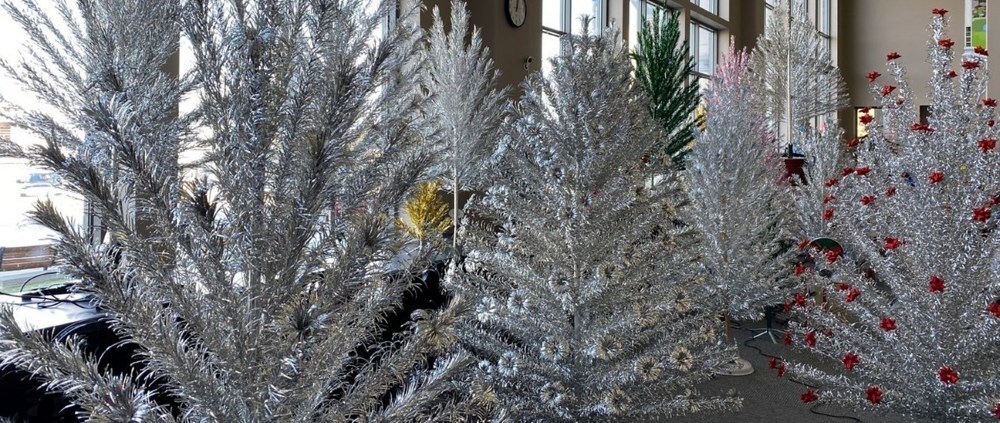 Aluminium Christmas trees take centre stage at Manitowoc Public Library