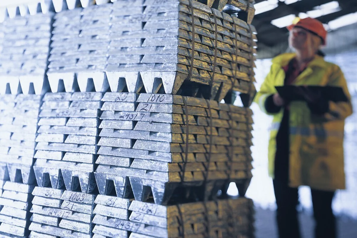 Aluminium rises above $3,300 as Hormuz impasse puts supply under pressure