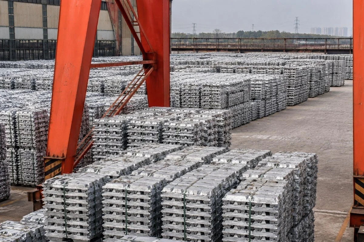 Middle East tensions persist, short-term aluminium prices hold up well