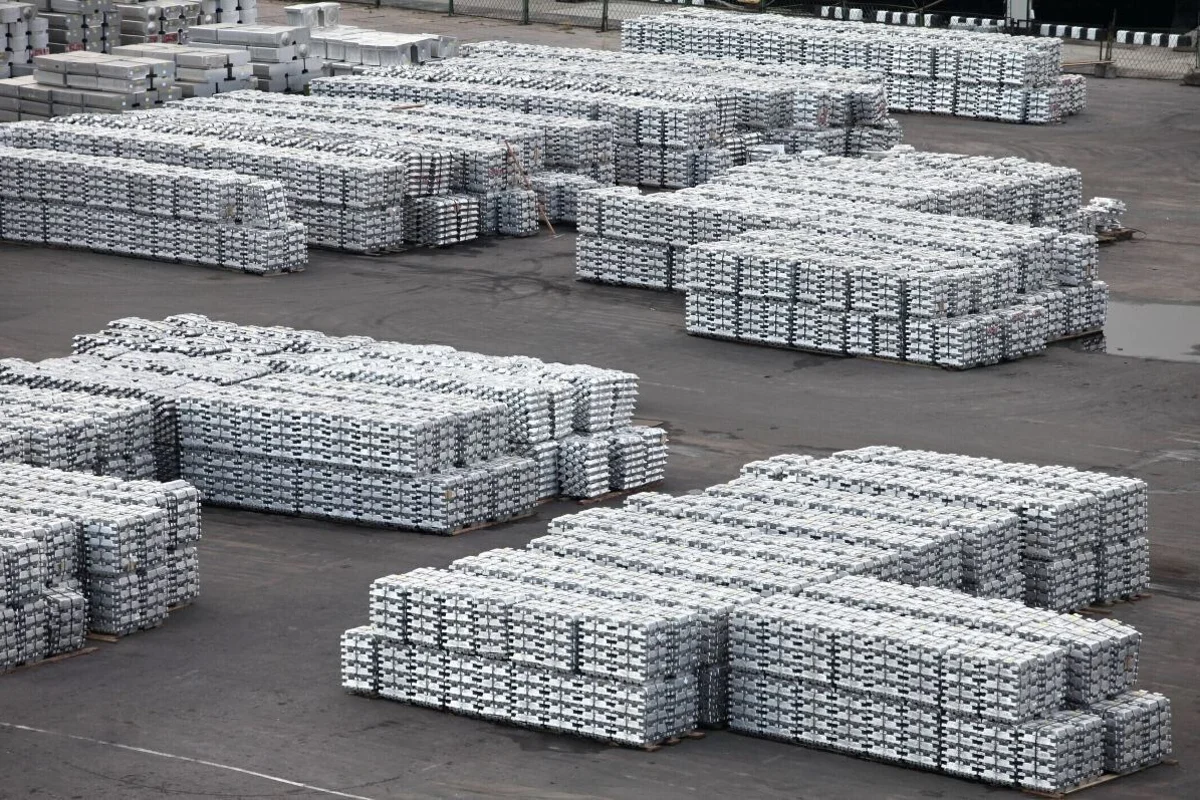 LME aluminium cash offer price rises 0.34% amid flooding concerns in China and falling inventories