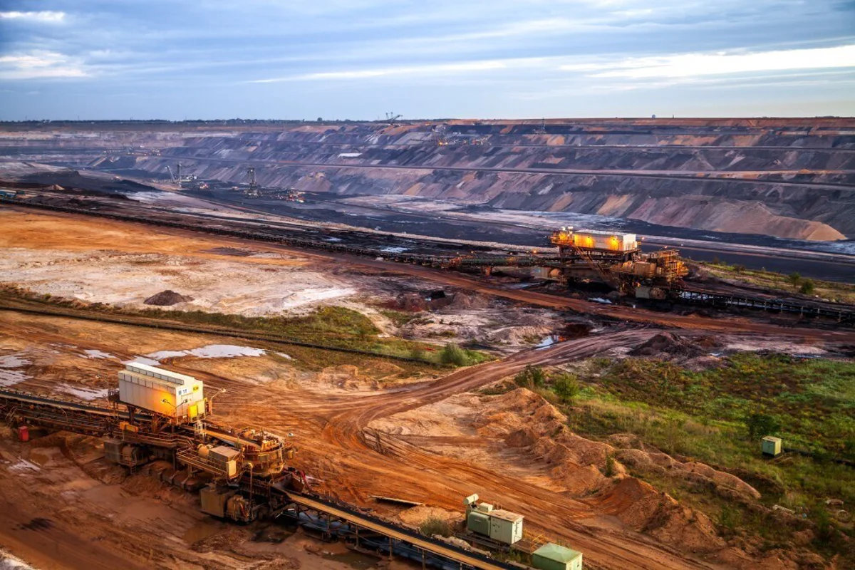 UMS and Renault Trucks mark decade of partnership supporting Guinea's bauxite industry
