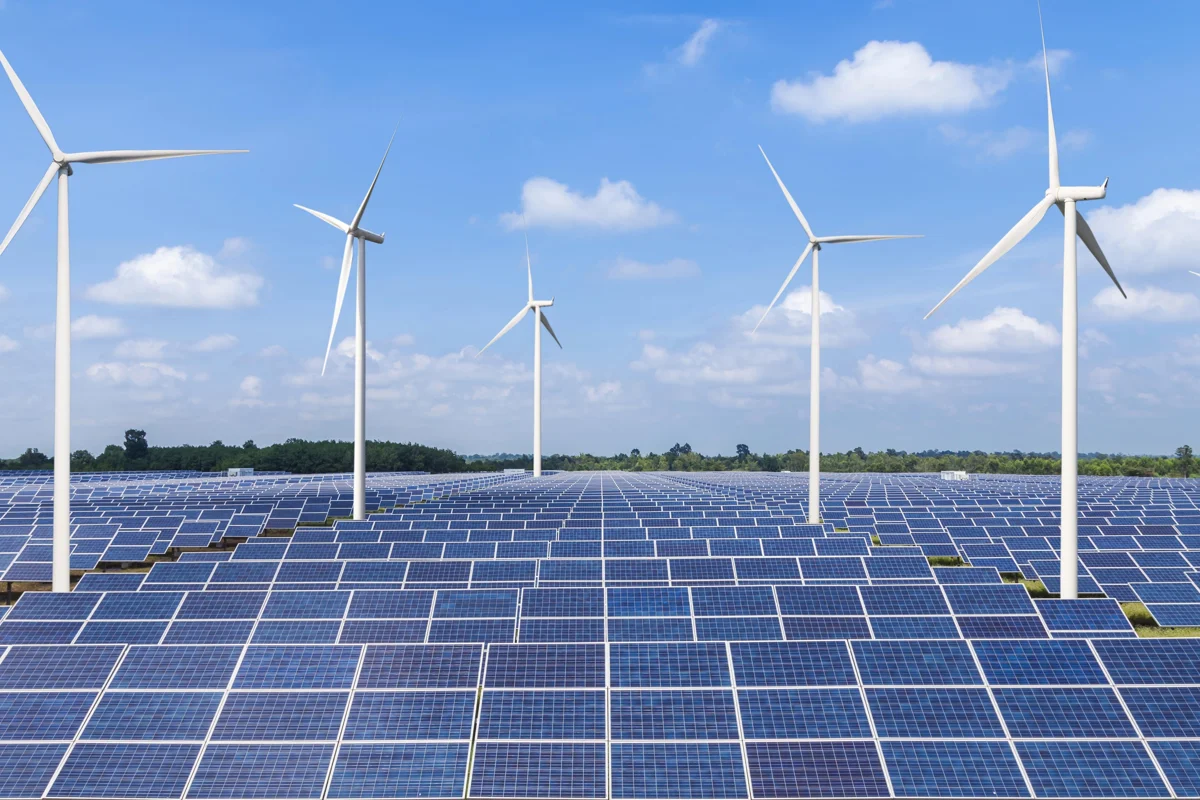 Solar growth overtakes gas as power sector shifts towards renewables