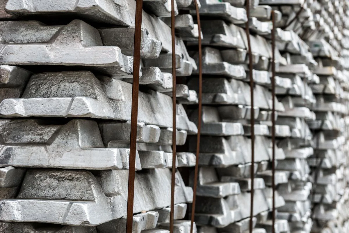 Middle East tensions disturbed aluminium market, domestic and international aluminium prices diverged in fluctuating trends as they moved sideways