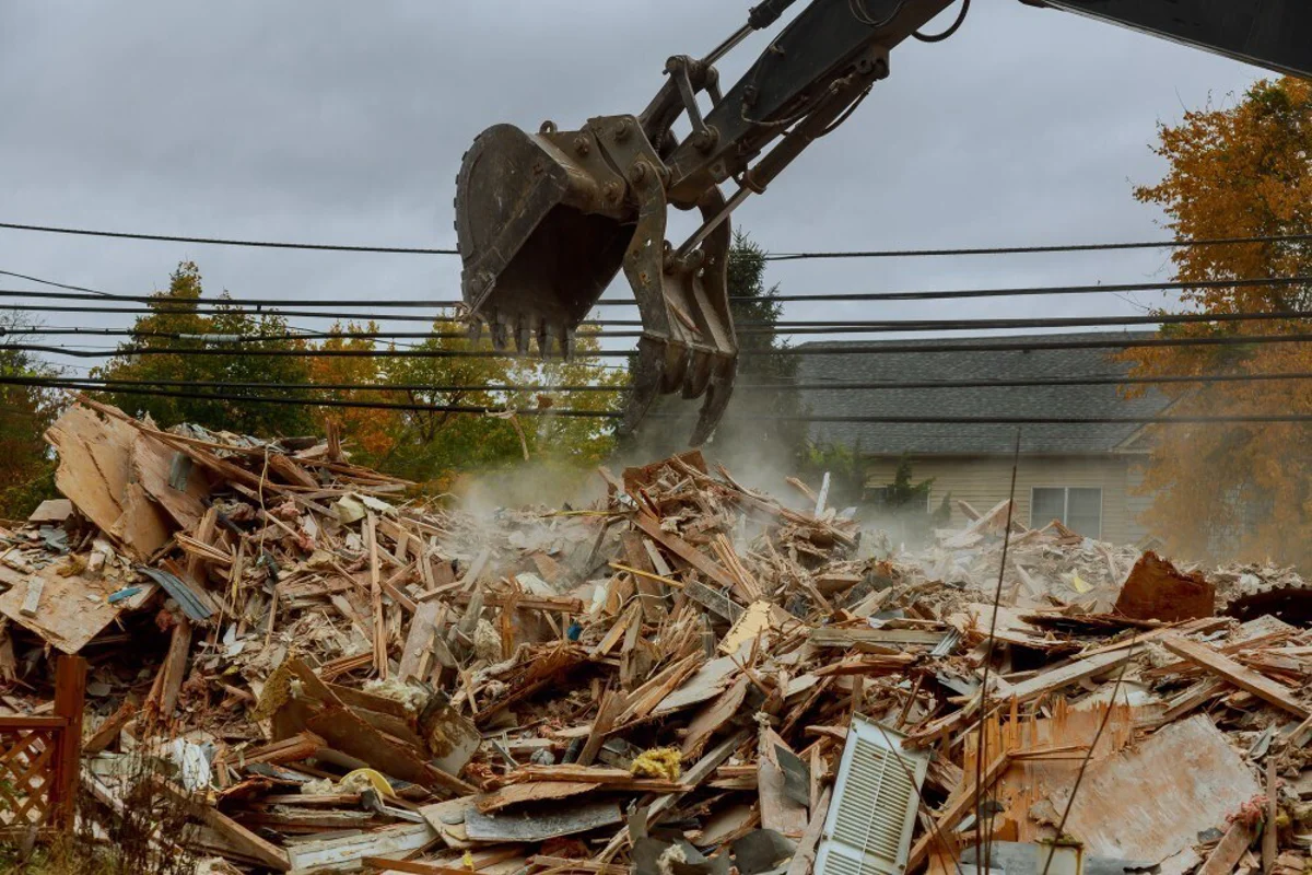 Remote-controlled demolition robots help improve safety in foundries