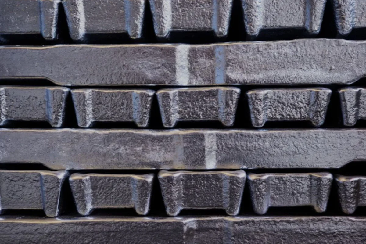 LME aluminium price rallies with cash at $3,665/t as faltering stocks signal supply stress