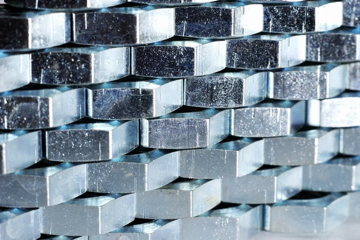 SHFE and LME aluminium indicators turned comprehensively stronger, and geopolitical risks dominated the short-term market
