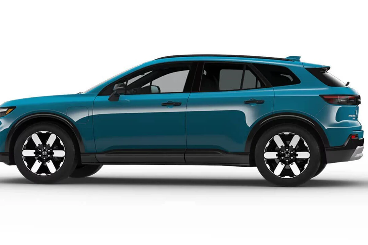 Maruti e‑Vitara and MG Windsor EV on each side of the balance scale