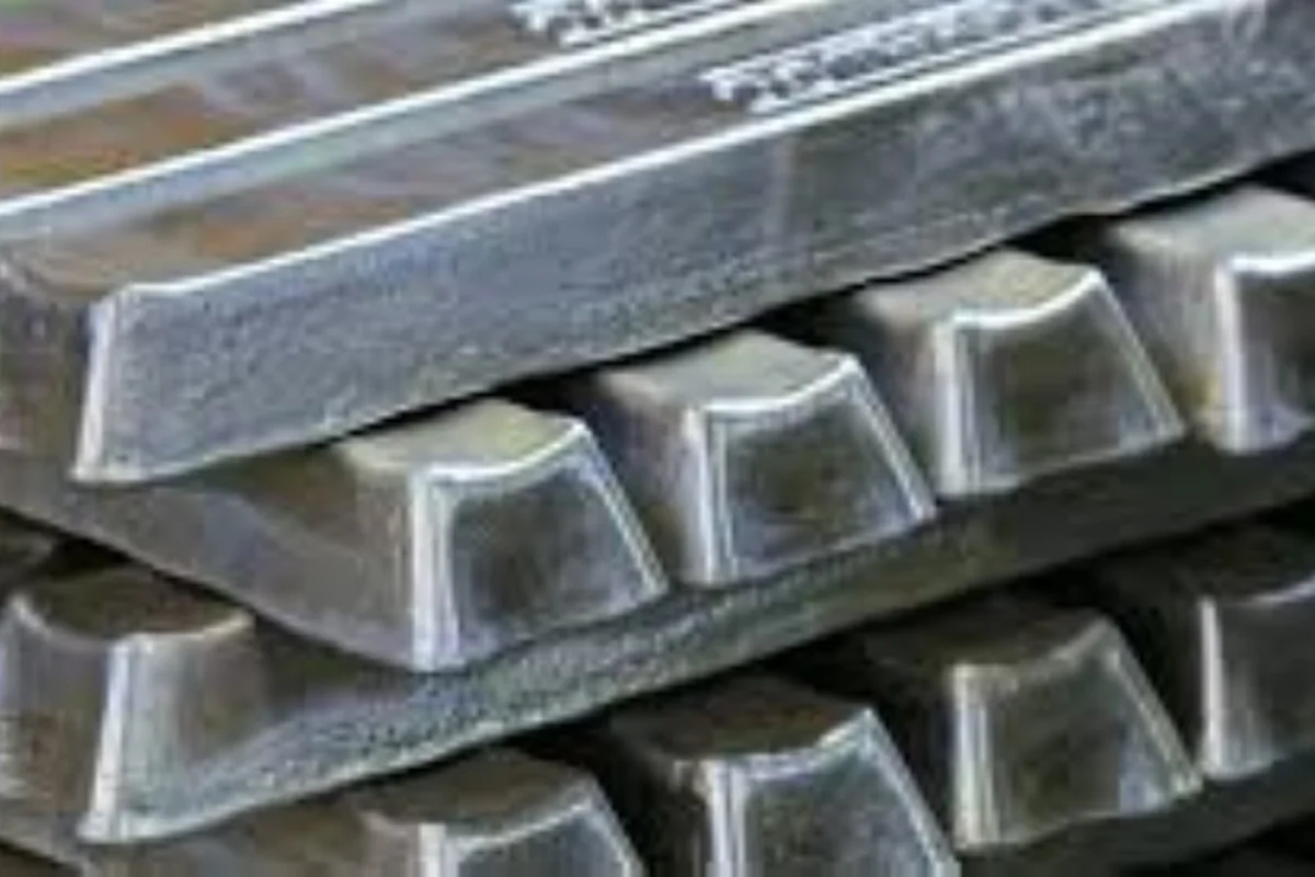 LME aluminium cash offer slips to USD 3,092/t as forward signals turn mixed
