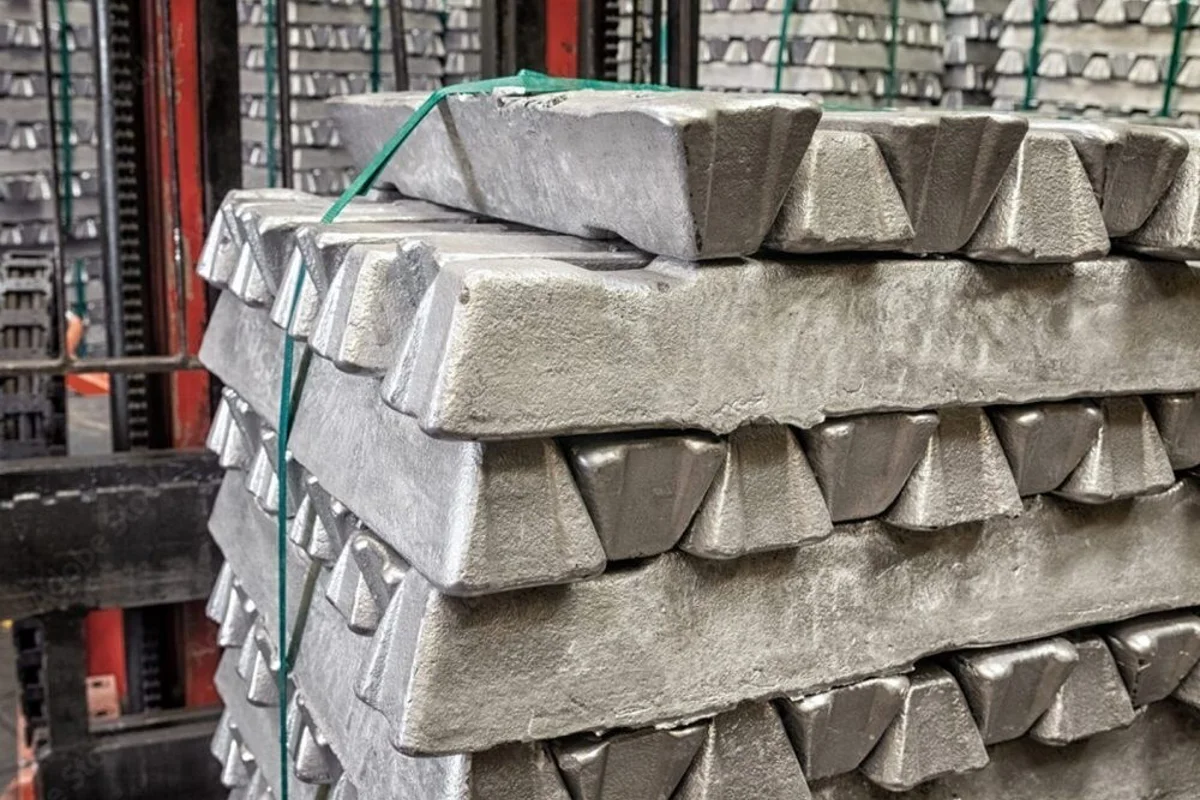 LME aluminium cash offer slips 0.64% to USD 2,845.5/t as warrants diverge