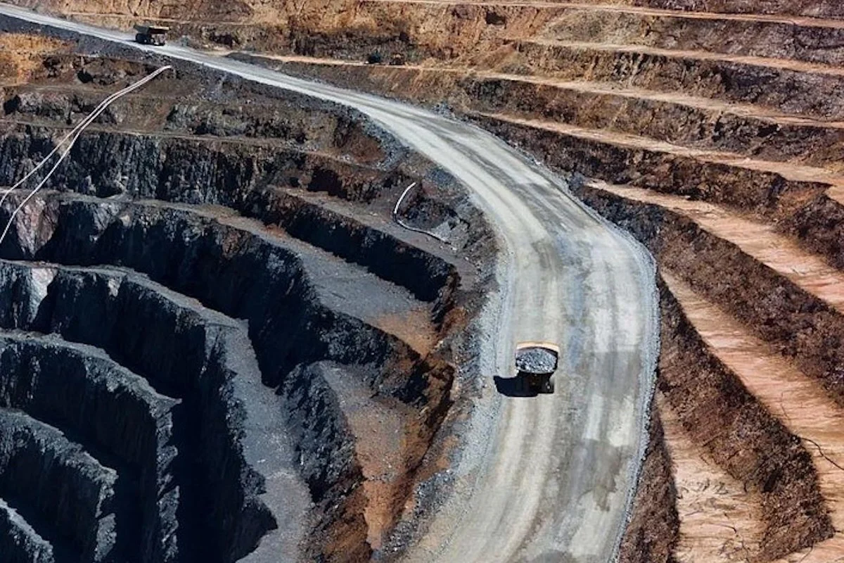 Lithium market dynamics: Supply-demand tensions and evolving price trends amidst global and domestic shifts