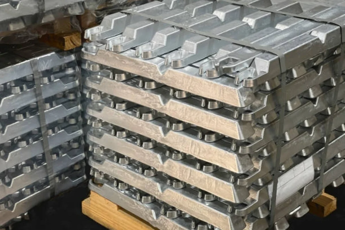 LME aluminium rises to USD 2,865/t and the inventories dip