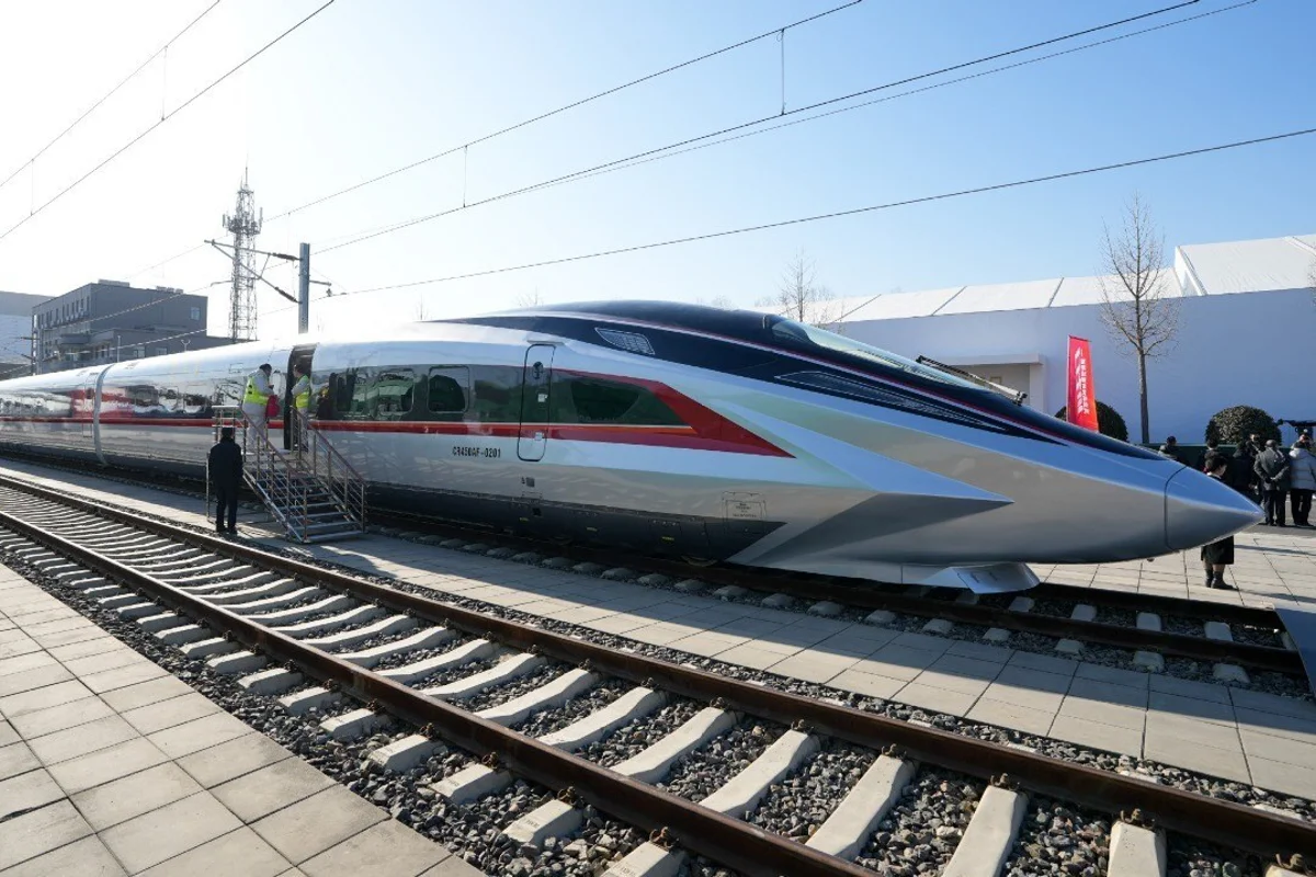China’s CR450 train uses aluminium and carbon fibre to hit record speed