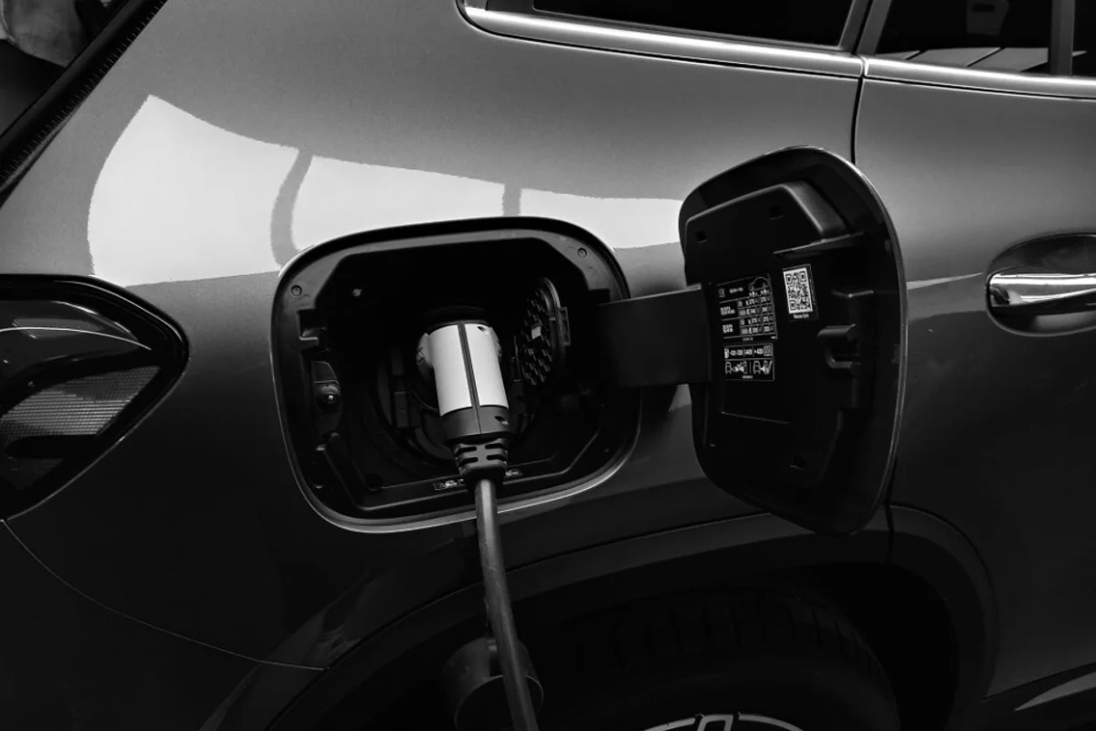 GM books USD 1.6 billion aluminium-exposed loss in EV pullback