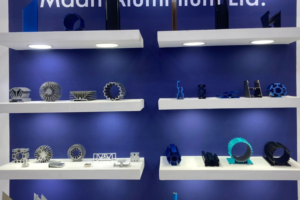 Maan Aluminium encounters divergent technical signals amid turbulent market conditions