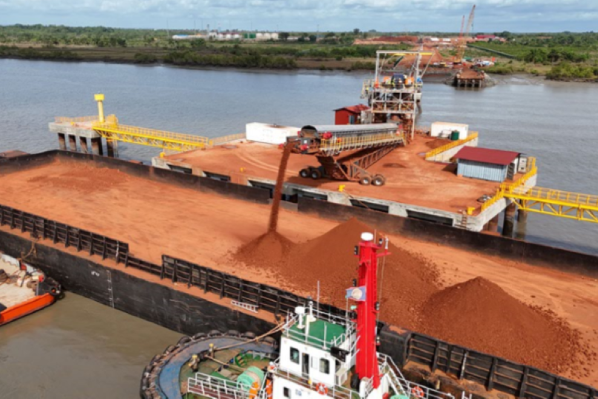 Telestack barge loader enables efficient bauxite handling for Guinea’s Bon Ami Project