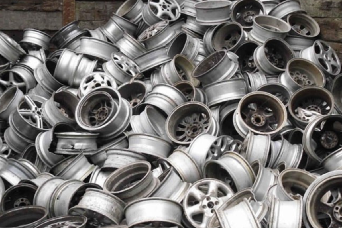 The centre of overnight cast aluminium alloy prices moved up again, with sluggish spot cargo transactions