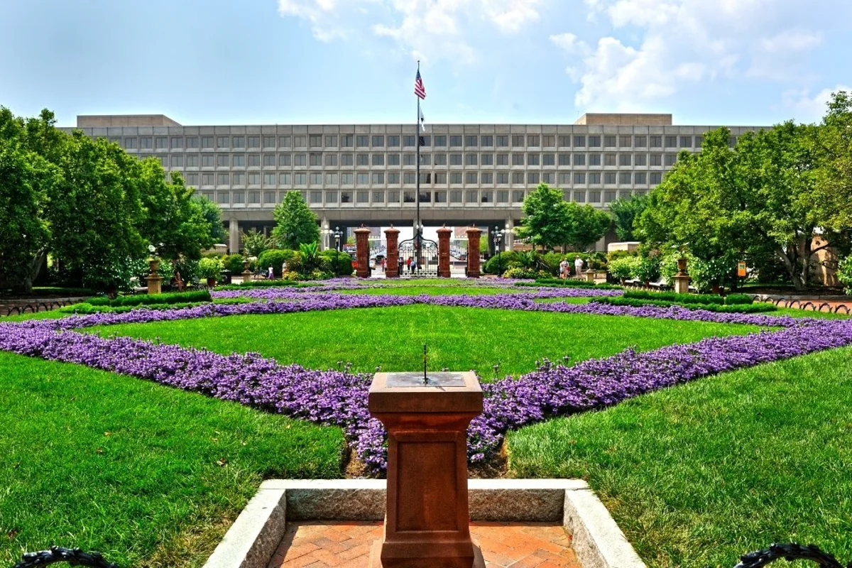 DOE revokes USD 3.7B in clean energy funding, putting 24 major projects in jeopardy