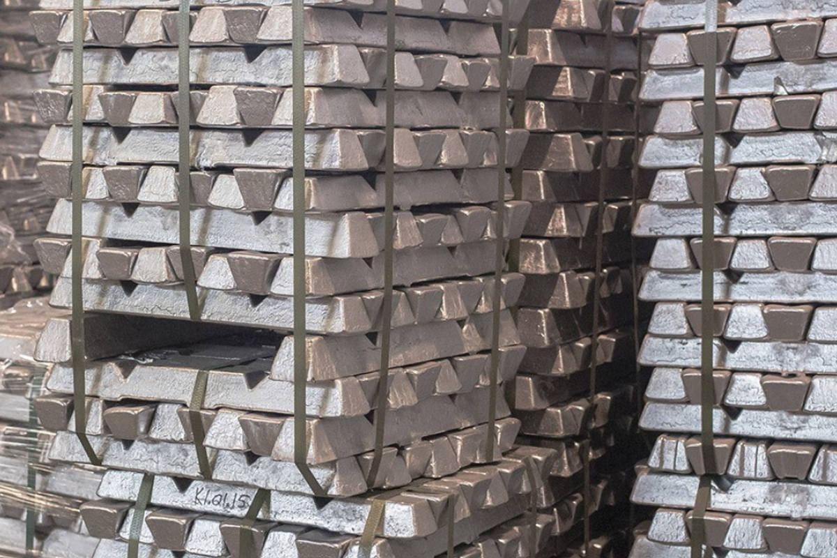The most-traded SHFE aluminium contract approached the critical level of 20,000, with processing fees under pressure, pulling back amidst generally sluggish trading volume
