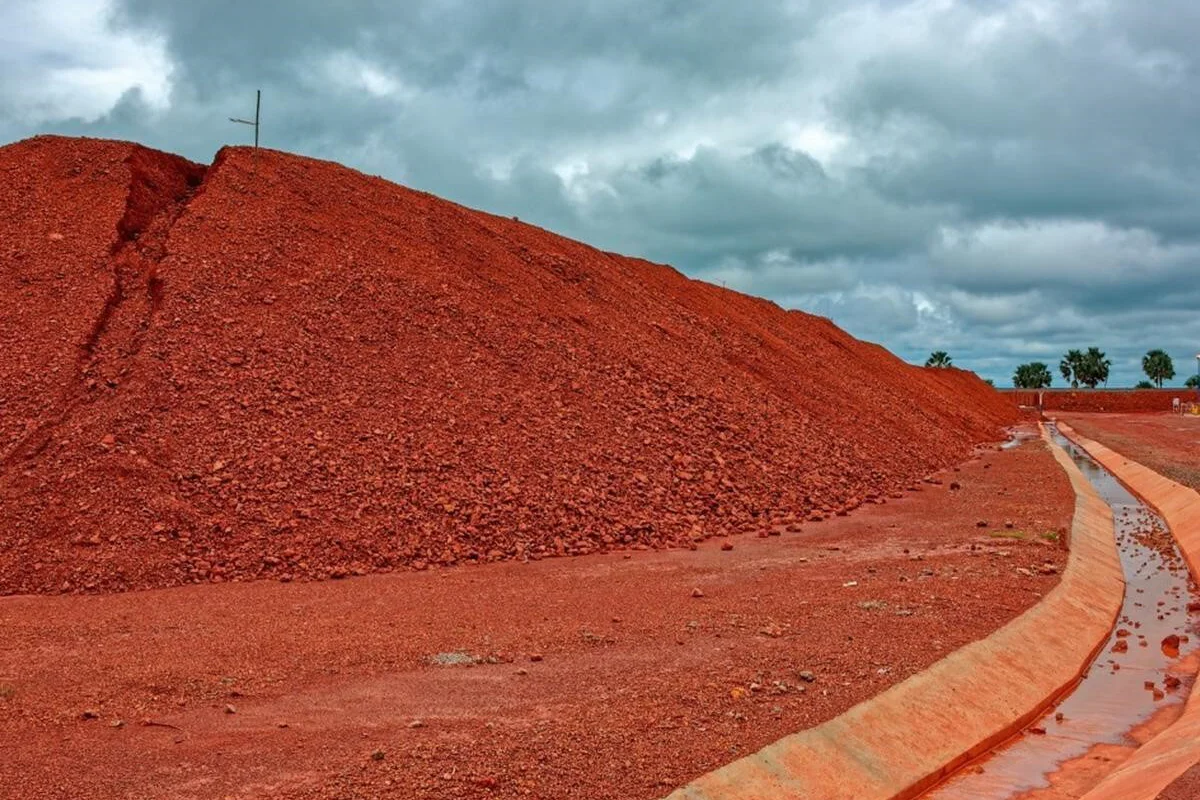 Low-price transactions were reported successively, and the quoted prices for imported bauxite were lowered