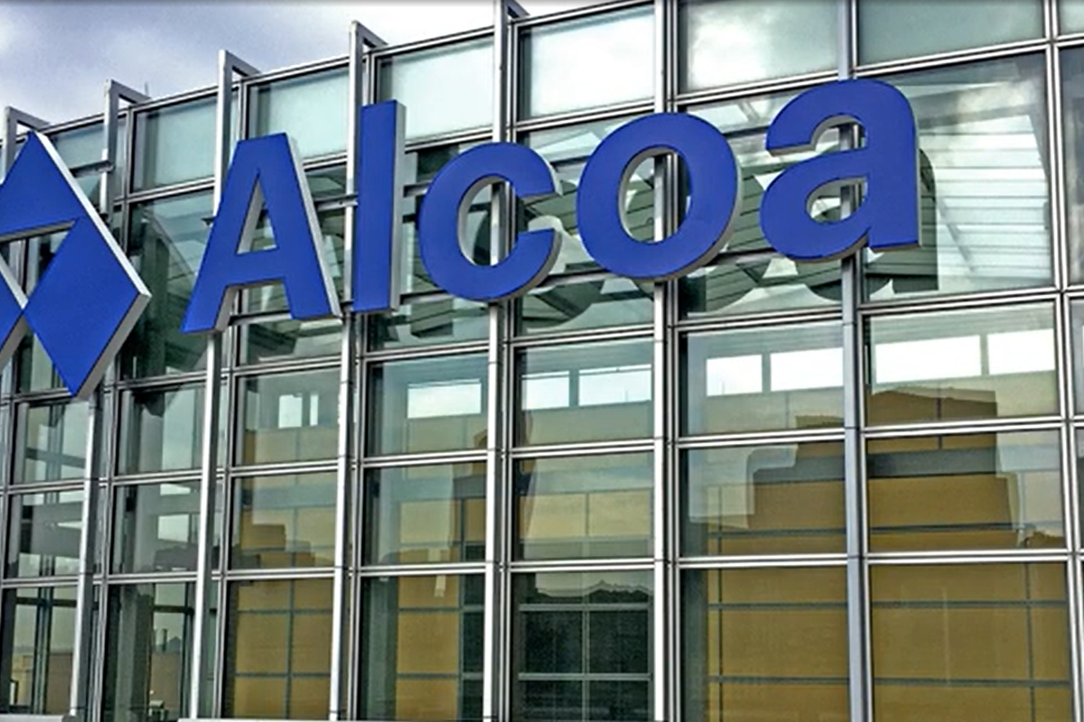 Alcoa under review! Tariffs, power outage, and delayed refinery restart cloud Q3 outlook, despite steady Q2 orders