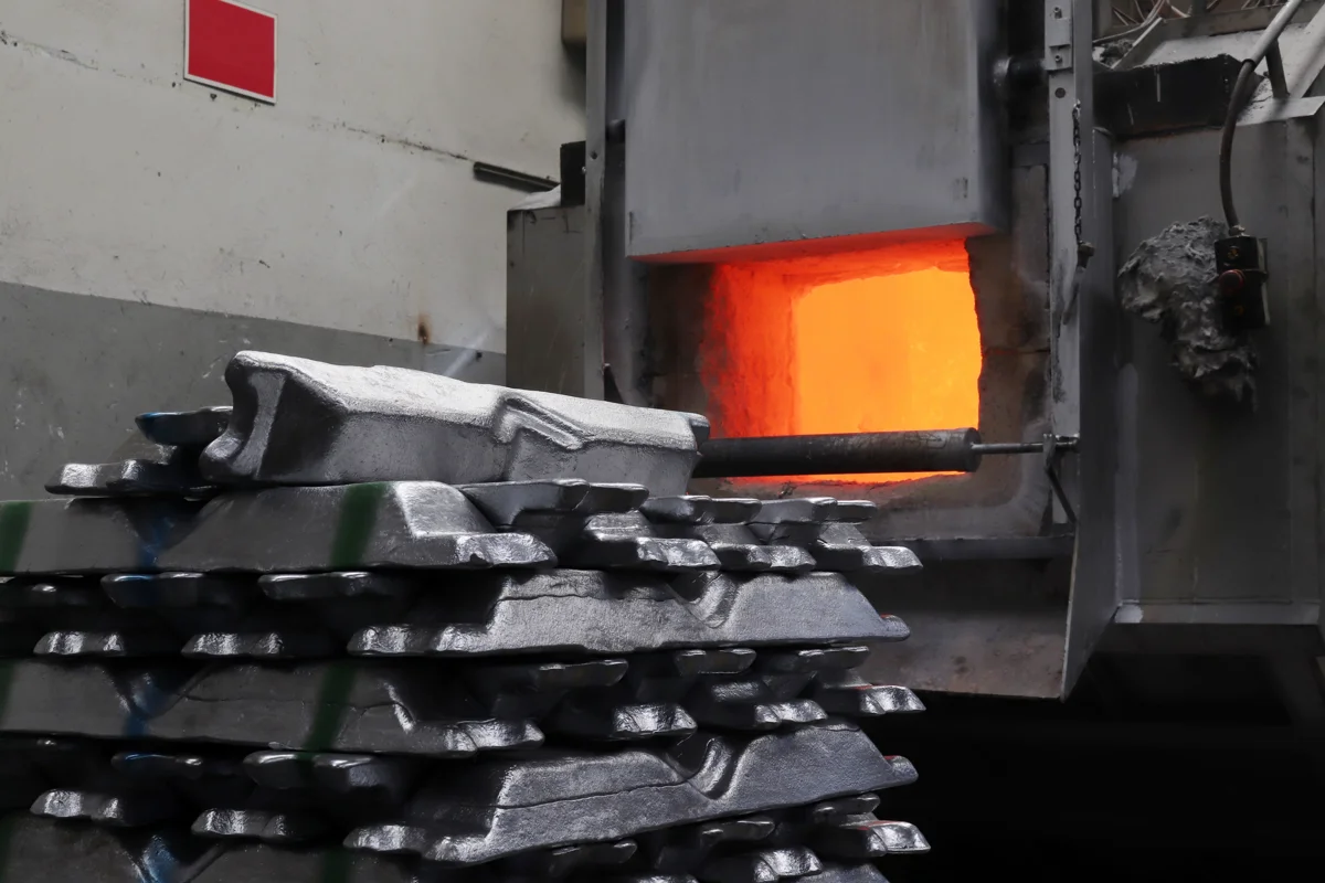 Macro pressure and fundamental support lead to aluminium price volatility