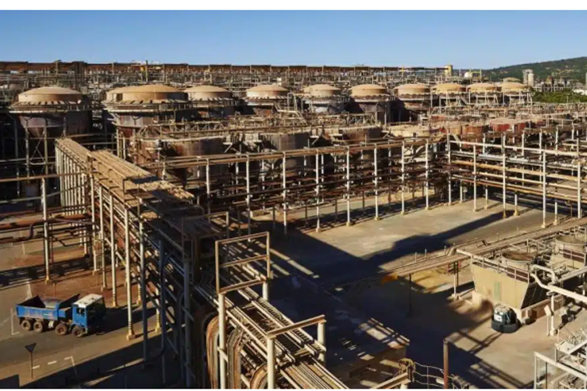 Pinjarra alumina refinery faces downtime amid natural gas supply disruptions