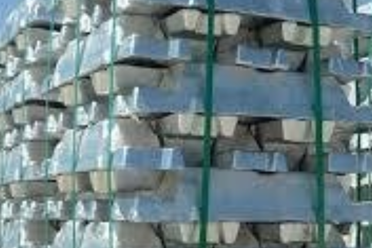 Base metals prices on LME show negative trends, stocks witness mixed movements