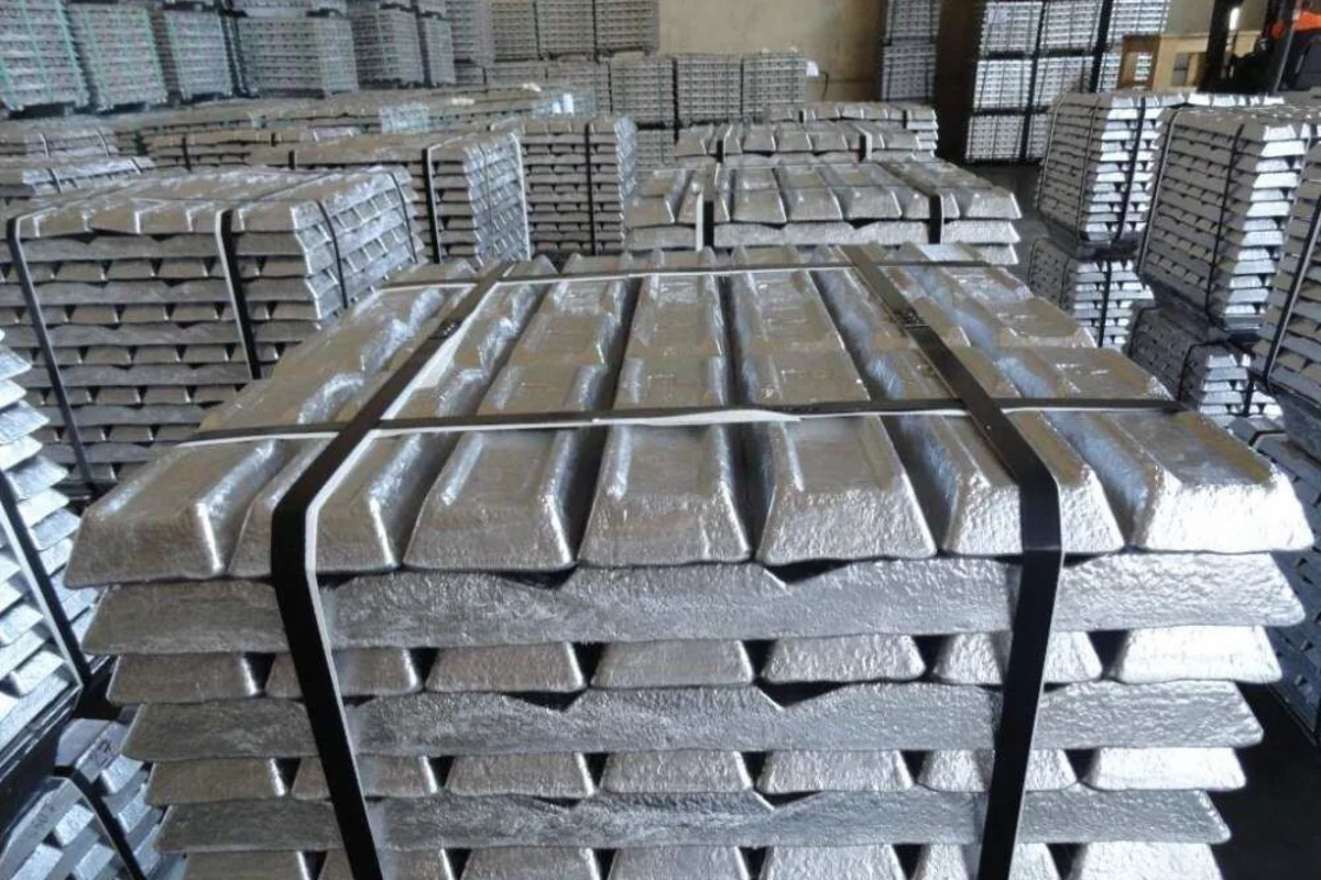 SMM A00 aluminium ingot price dips by RMB40/t; Alumina price stands at RMB5725