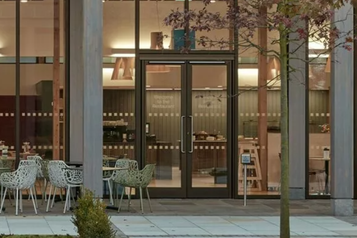 Push to safety: Reynaers Aluminium unveils new panic hardware options for its Vision 7 thermal door