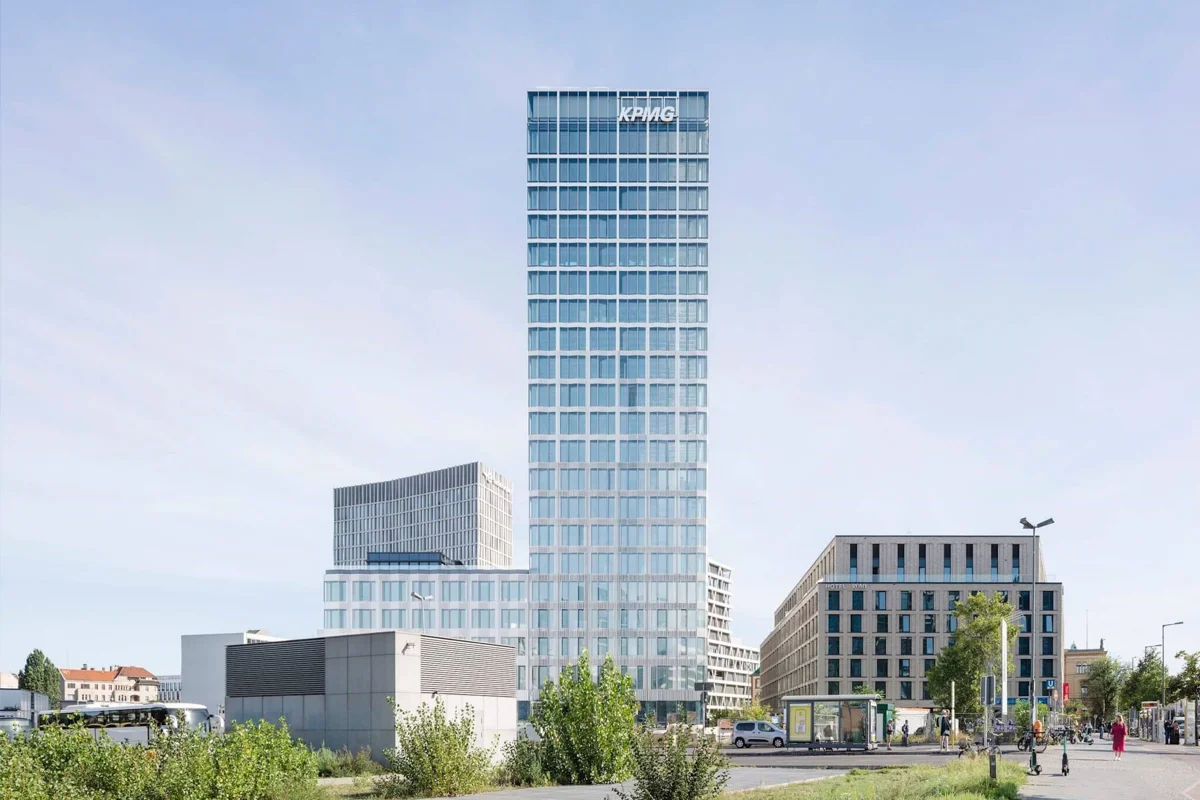 Double-skin façade with folding aluminium rods define Allmannwappner’s striking new tower in Berlin