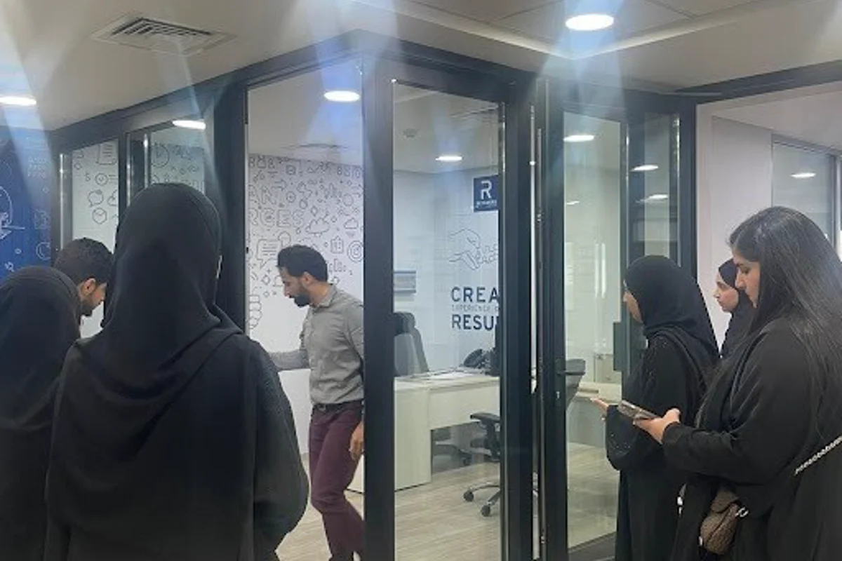 Reynaers hosts students from the University of Bahrain to share expertise on aluminium building solutions