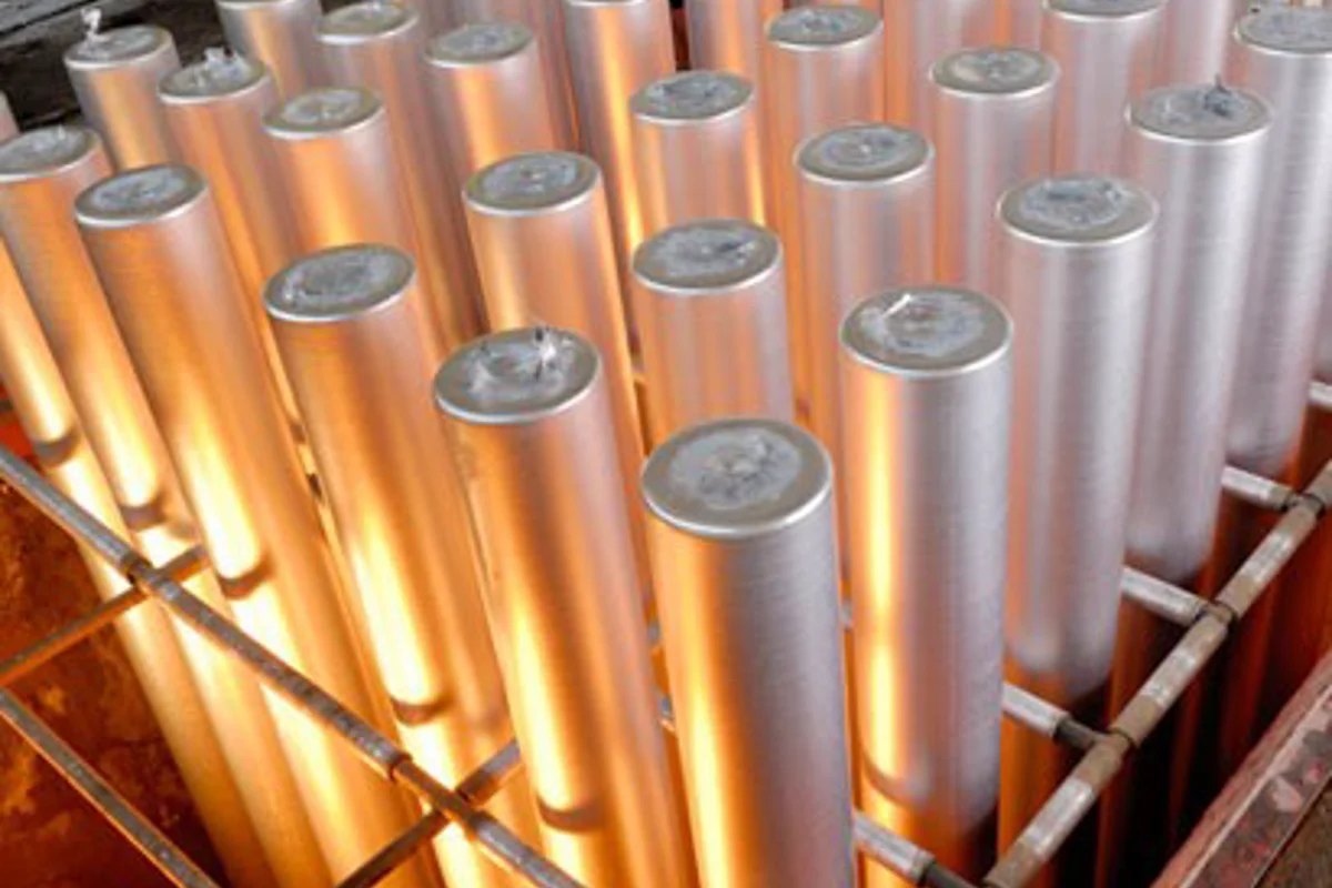 Hindalco Industries cuts its aluminium selling prices in response to LME aluminium price fall