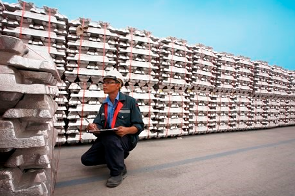 SMM A00 aluminium ingot price falls by RMB80/t; Average alumina spot price slumps by RMB4/t