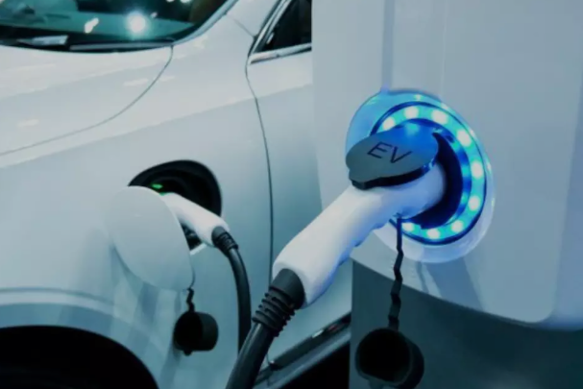 2023 marks an electrifying milestone: Almost 50% of EU new car sales go green with electrified models