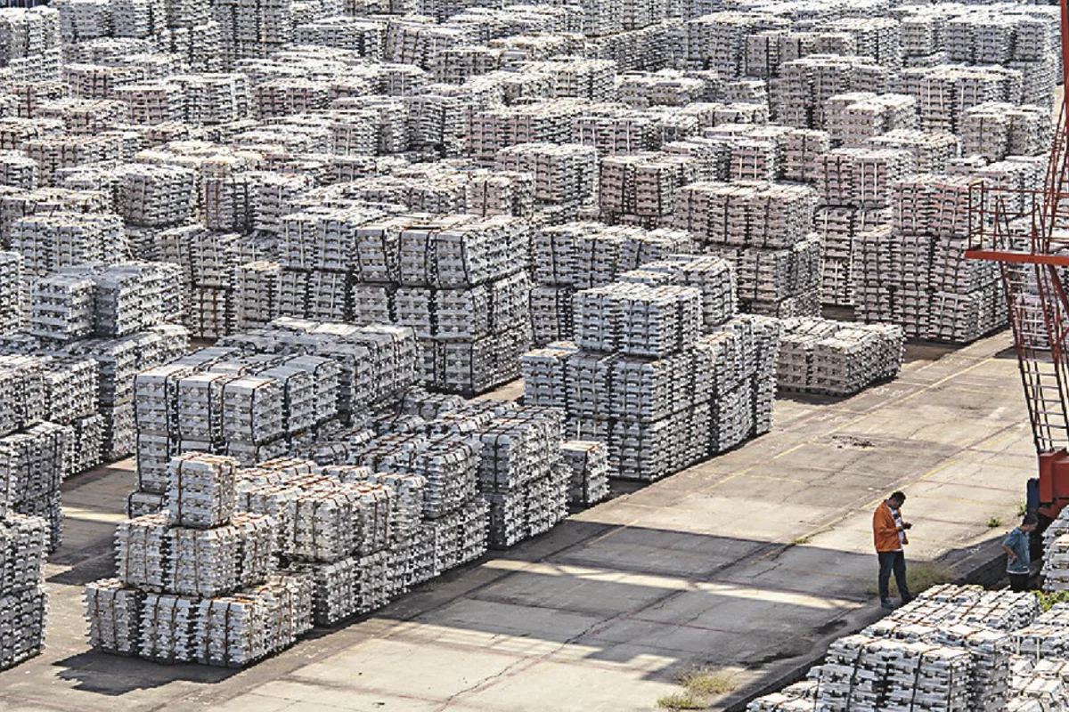 China’s A00 aluminium ingot price contracts by RMB80/t M-o-M; Alumina price inches down by RMB1/t