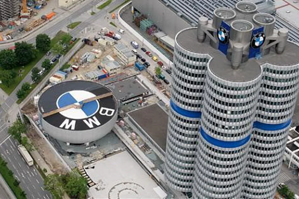 BMW embraces the electric revolution: Ceases production of combustion engines at Munich facility