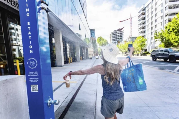 City of Victoria installs aluminium misting stations to keep the heat at bay