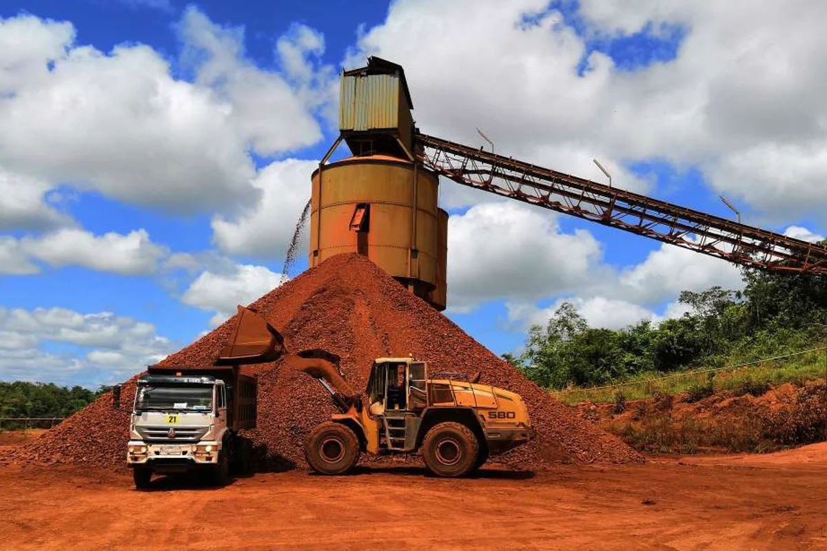 Vimetco subsidiary SMHL suspends bauxite mining operations in Sierra Leone