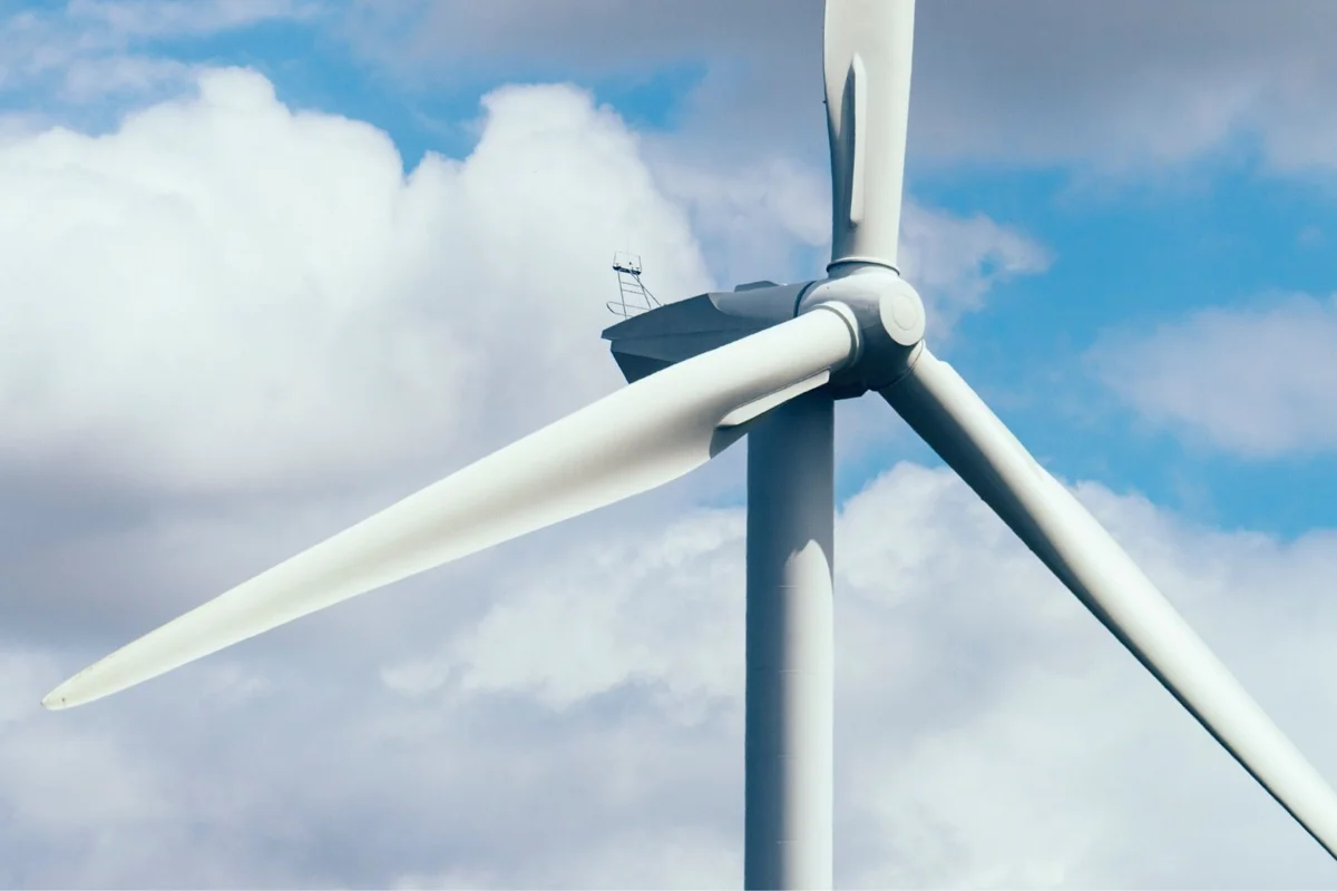 Hydro proposes to build an onshore wind farm to safeguard its aluminium production from rising energy prices