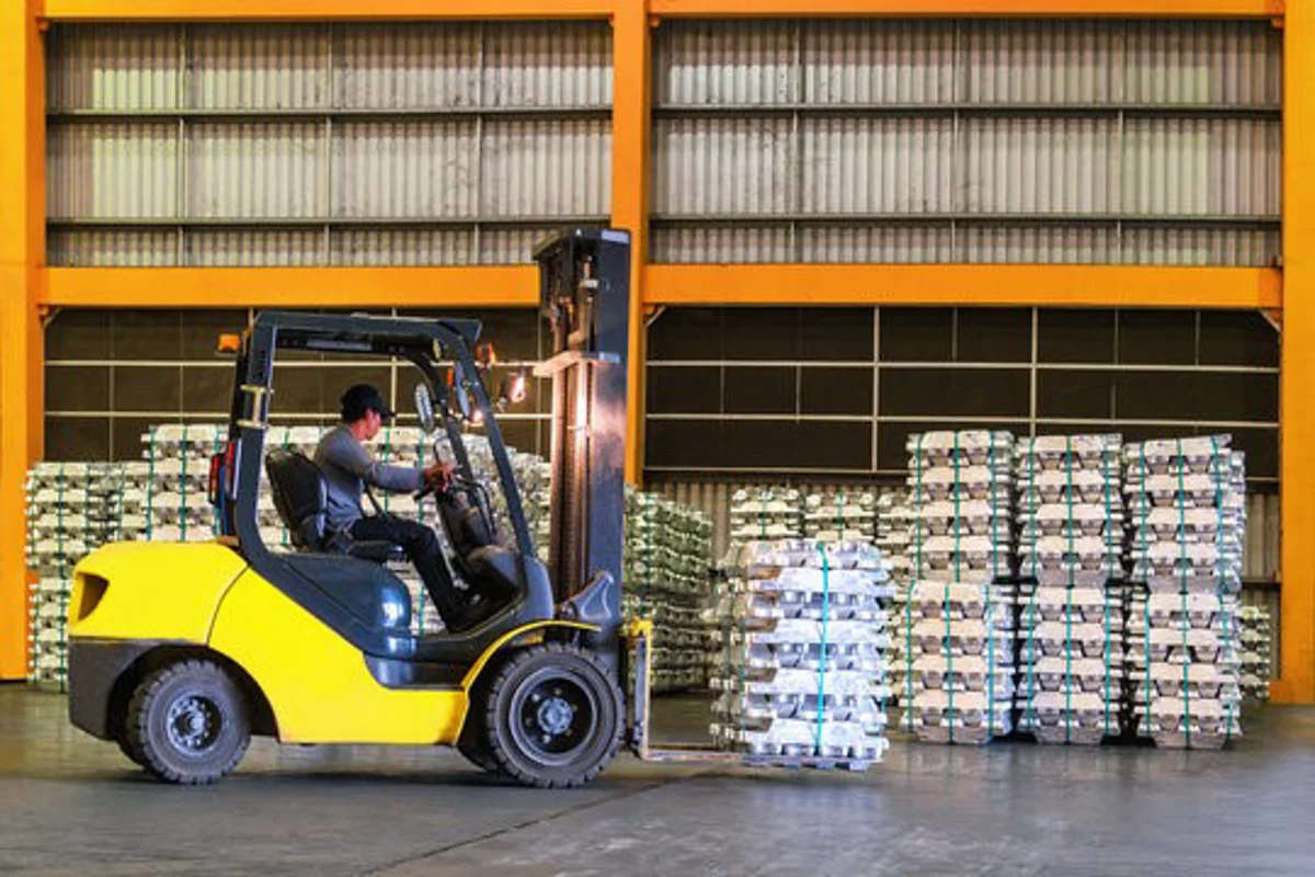 A00 aluminium ingot price in China slumps by RMB140/t; Average alumina spot price dips by RMB4/t