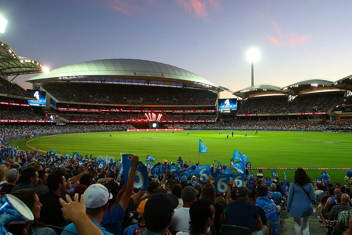 Adelaide Oval gets permission to serve alcohol in aluminium cans, hopes to reduce harmful waste